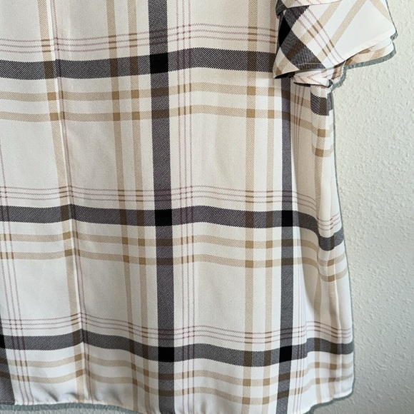 Ann Taylor Blouse with Ruffle Sleeves Size L - Like brand new!! No flaws! - Picture 10 of 12